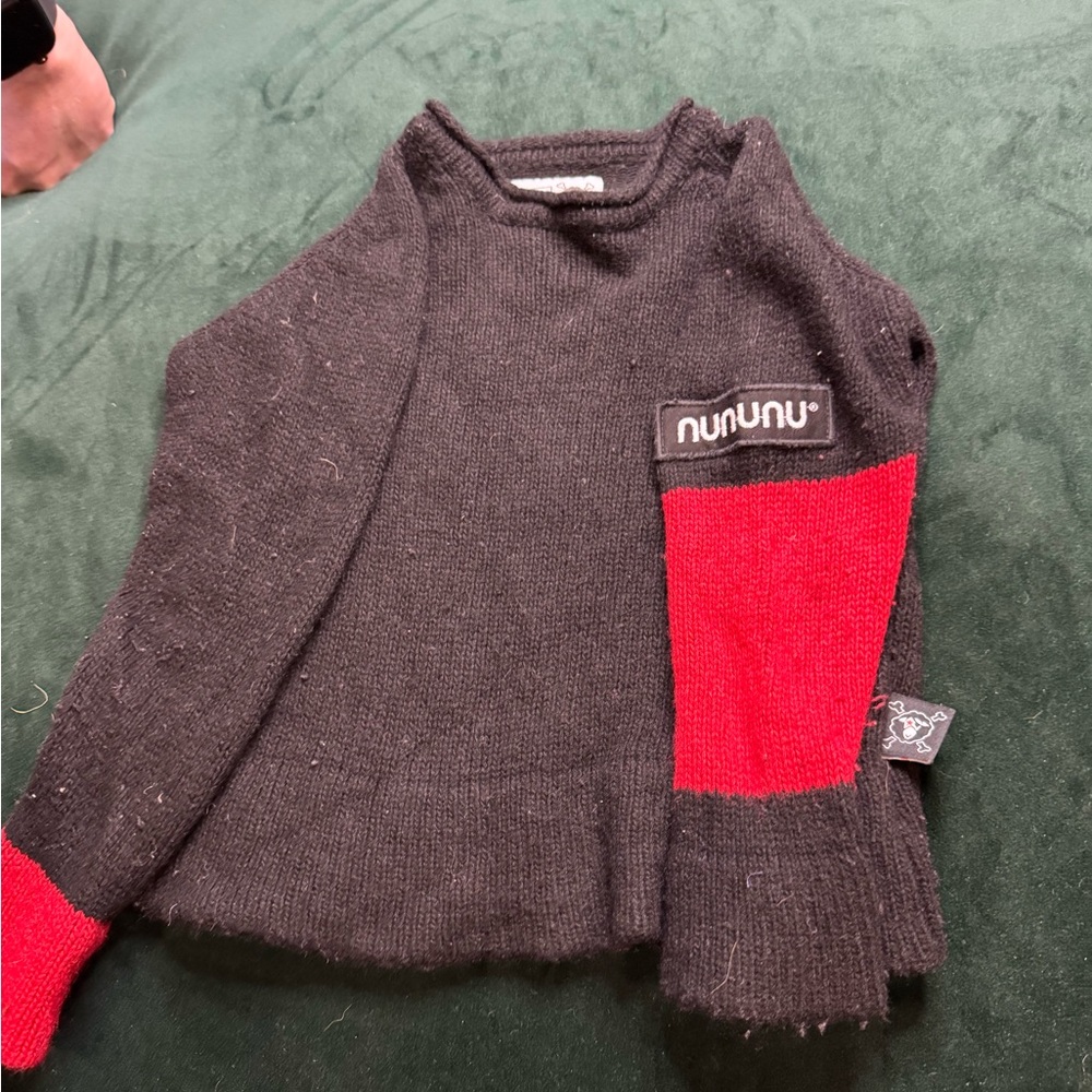 Nununu Black and Red Sweater nununu size 2/3